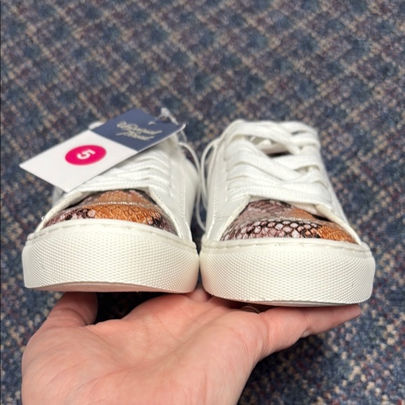 NWT Universal Thread White and Orange Sneakers with Fashionable Accents size 5 - Picture 8 of 16